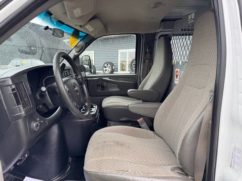 Used 2015 GMC Savana 2500 image 12