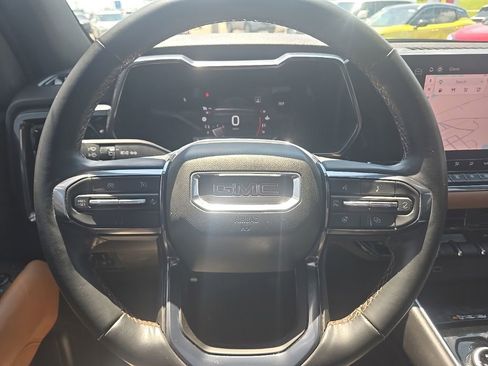 Used 2023 GMC Canyon AT4 w/ AT4 Premium Package AWD/4WD image 17