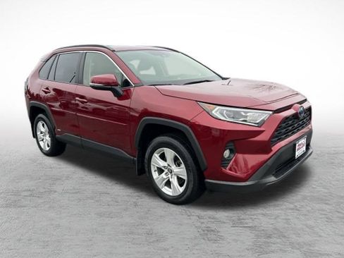 Used 2019 Toyota RAV4 XLE image 3