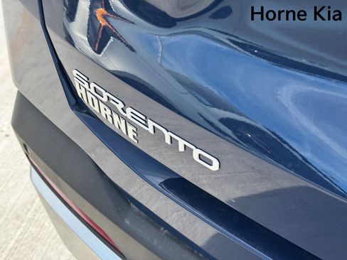 New 2026 Kia Sorento S image 8