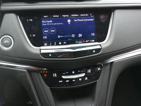 New 2026 Cadillac XT5 Luxury image 16