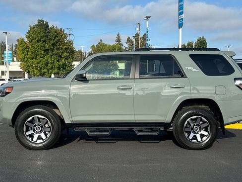 Used 2023 Toyota 4Runner TRD Off-Road AWD/4WD image 2