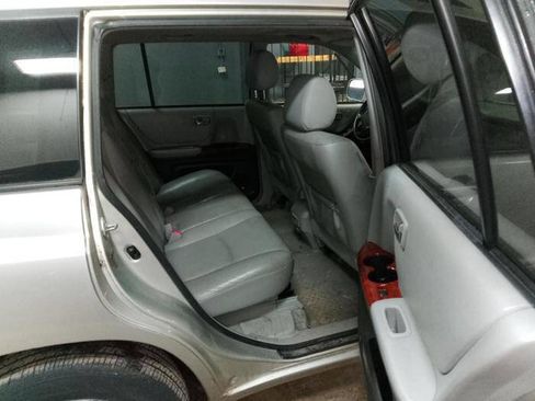 Used 2005 Toyota Highlander Limited AWD/4WD image 28