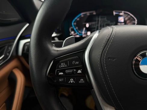 Used 2023 BMW 540i xDrive w/ Premium Package image 27