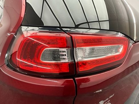 Used 2014 Jeep Cherokee Limited w/ Luxury Group image 19