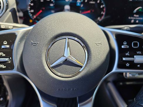Used 2023 Mercedes-Benz GLA 250 4MATIC image 23