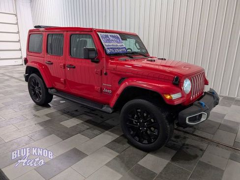 Used 2023 Jeep Wrangler Unlimited Sahara w/ Cold Weather Group image 5