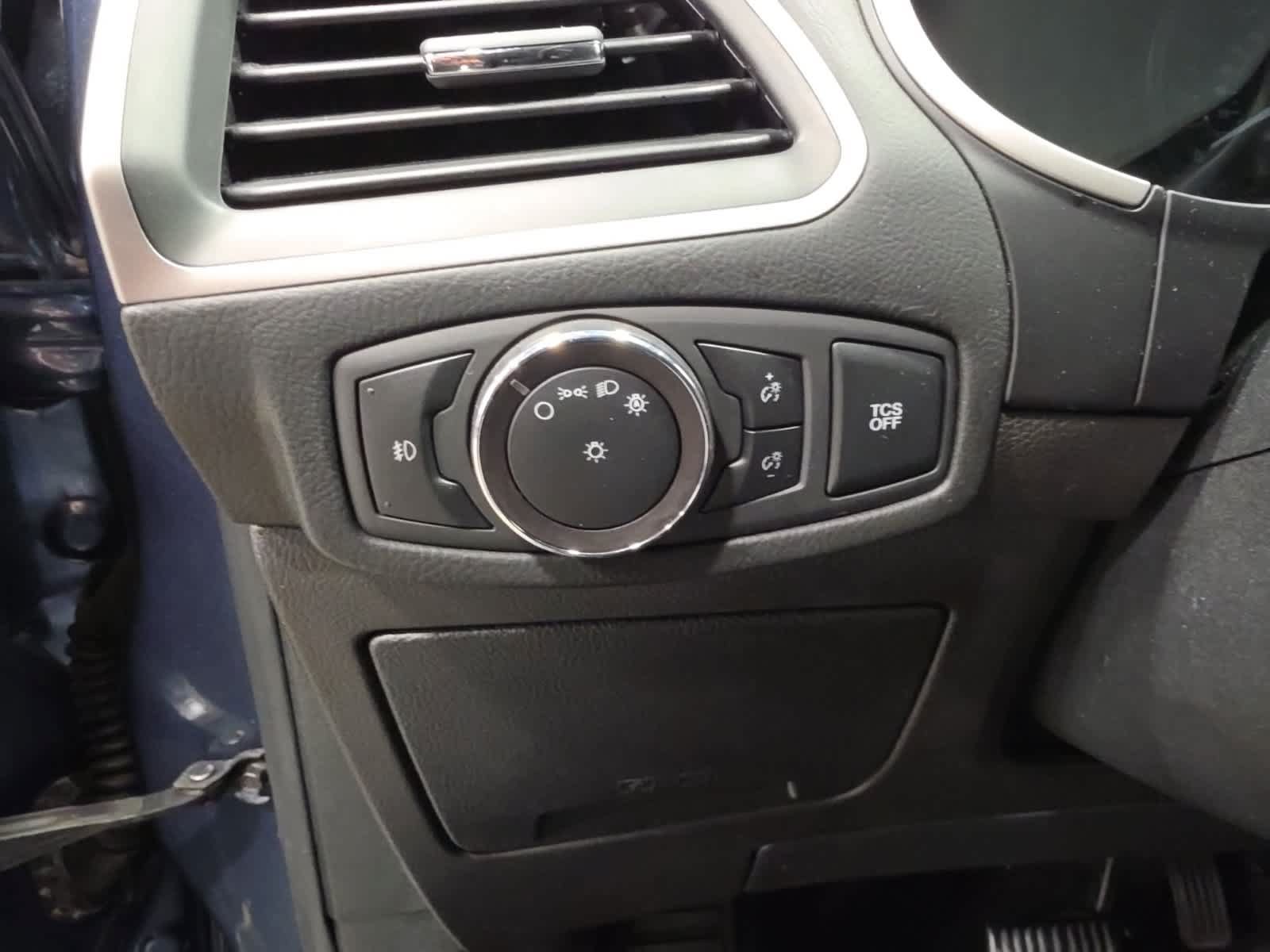 Used 2019 Ford Edge SEL w/ Equipment Group 201A AWD/4WD image 21
