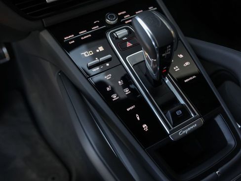 Certified 2022 Porsche Cayenne Turbo image 23