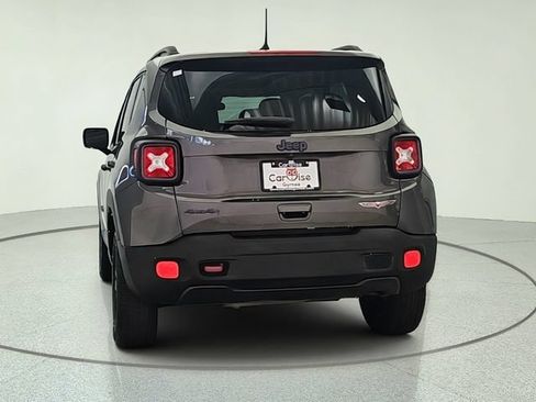 Used 2018 Jeep Renegade Trailhawk AWD/4WD image 5