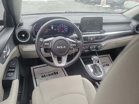 Used 2022 Kia Forte LXS image 5