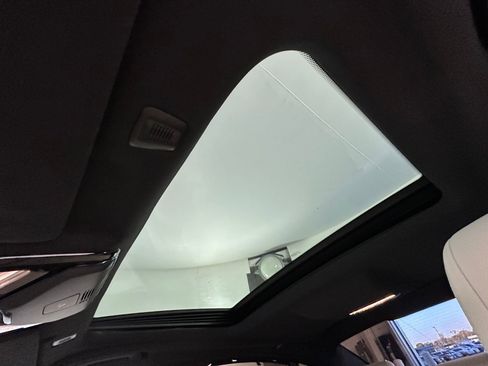 Used 2022 BMW 530i w/ Executive Package image 12