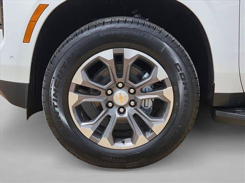 New 2026 Chevrolet Suburban LS RWD image 16