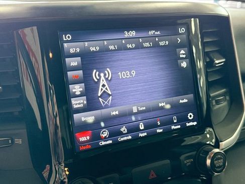 Used 2021 RAM 1500 Big Horn image 16