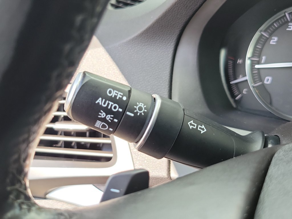 Used 2020 Acura MDX w/ Technology Package AWD/4WD image 32