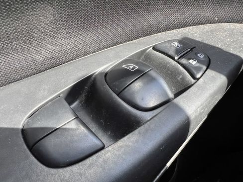Used 2019 Nissan Sentra SR FWD image 27