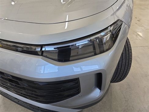 New 2026 Volkswagen Tiguan SE image 23