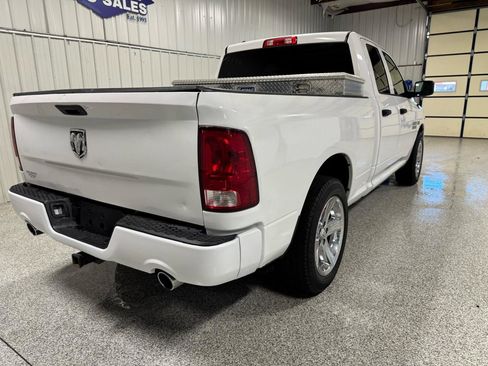 Used 2017 RAM 1500 Express RWD image 9