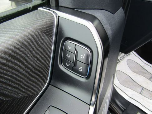 Used 2022 Ford F150 Platinum w/ Equipment Group 701A High AWD/4WD image 25