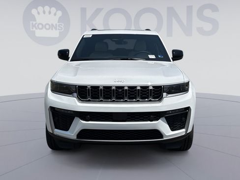 New 2026 Jeep Grand Cherokee Limited w/ Luxury Tech Group II AWD/4WD image 11