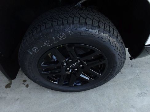 New 2026 Chevrolet Silverado 1500 LT Trail Boss w/ Convenience Package II AWD/4WD image 10