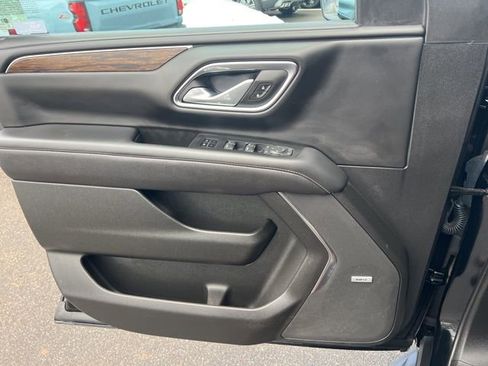 Used 2024 Chevrolet Tahoe Premier w/ Premium Package image 20