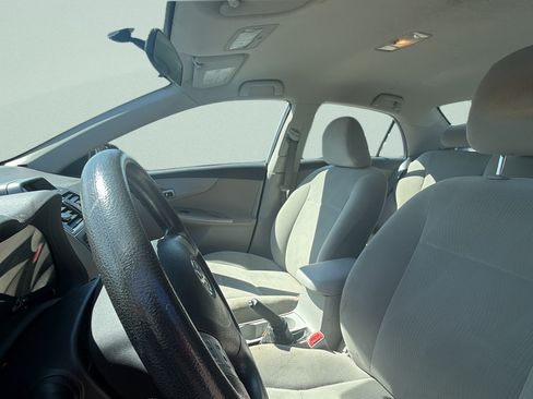 Used 2013 Toyota Corolla LE FWD image 21