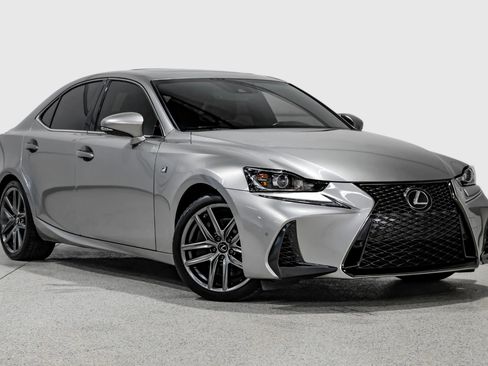 Used 2019 Lexus IS 300 RWD image 4