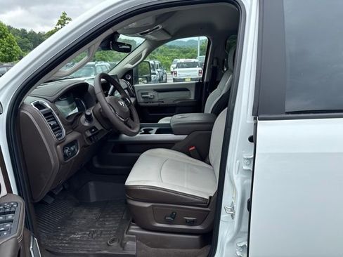 Used 2025 RAM 3500 Laramie AWD/4WD image 20