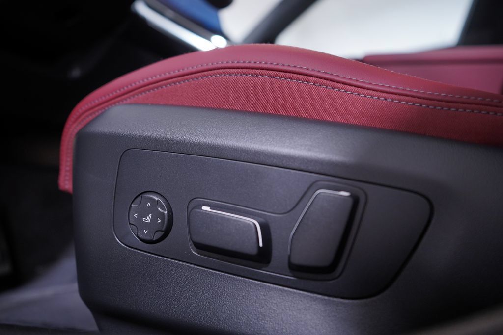 Used 2026 BMW 530i w/ M Sport Package RWD image 17