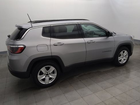 Used 2022 Jeep Compass Latitude FWD image 10