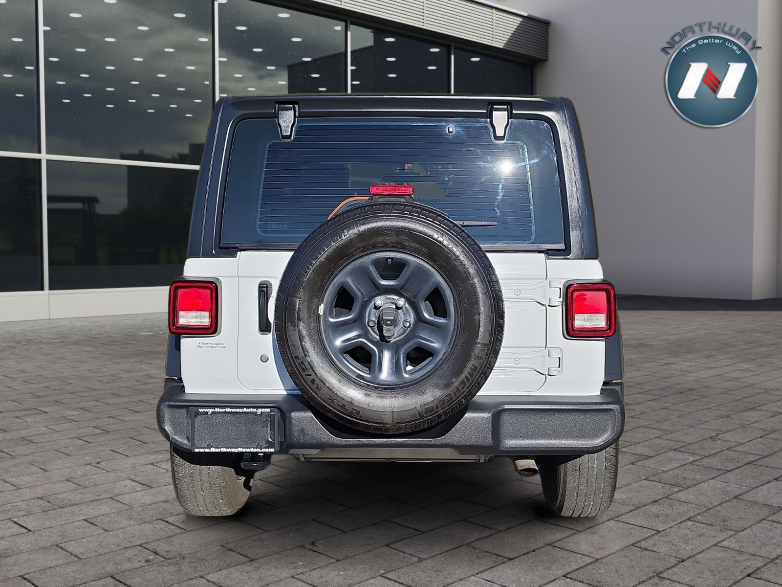 Used 2022 Jeep Wrangler Sport AWD/4WD image 4