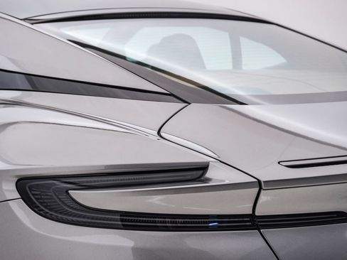 Used 2025 Aston Martin DB12 Coupe RWD image 13