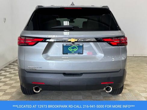 Used 2023 Chevrolet Traverse LS FWD image 5
