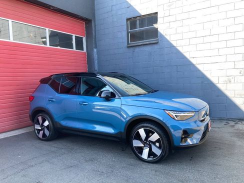 Used 2023 Volvo XC40 Recharge Ultimate w/ Protection Package Premier AWD/4WD image 1
