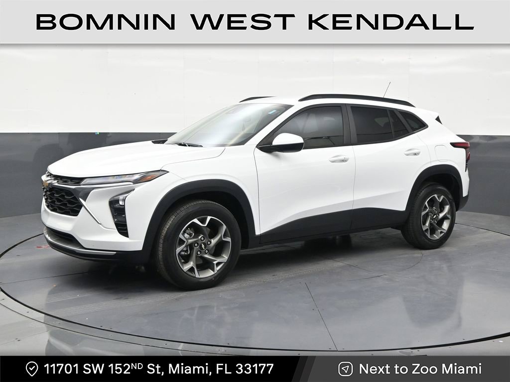 Used 2024 Chevrolet Trax LT w/ Driver Confidence Package FWD image 1