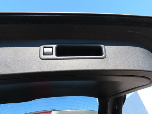 Used 2023 Toyota Highlander XLE image 20