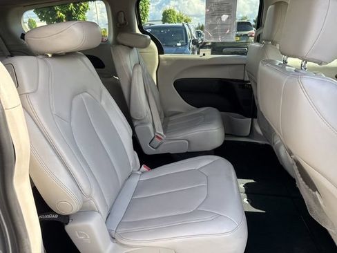Used 2021 Chrysler Voyager Lxi FWD image 10