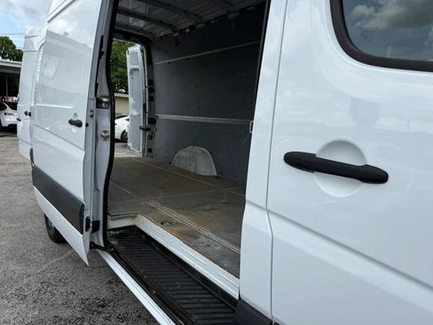 Used 2014 Mercedes-Benz Sprinter 2500 image 15