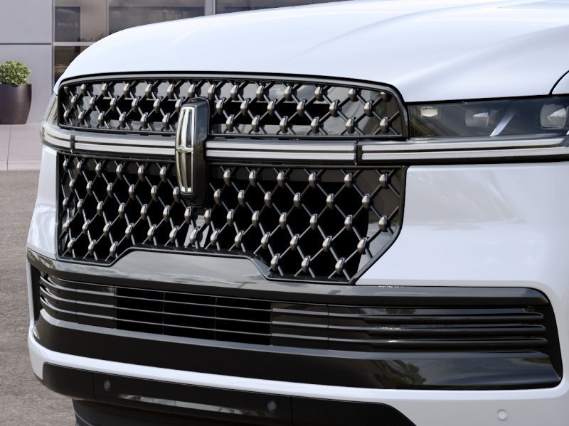 New 2027 Lincoln Navigator Black Label w/ Black Label Special Edition AWD/4WD image 17