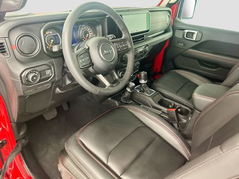 Used 2026 Jeep Wrangler Unlimited Rubicon AWD/4WD image 9