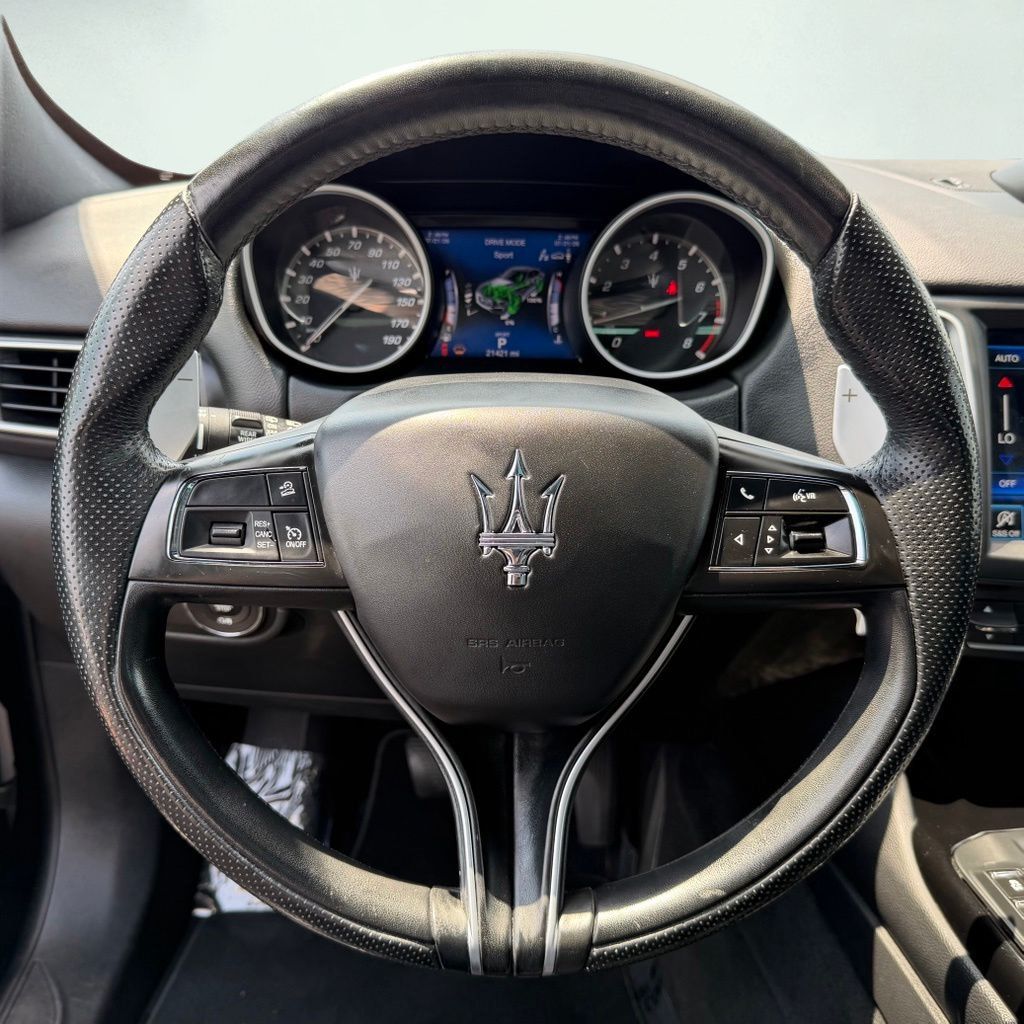 Used 2020 Maserati Levante AWD/4WD image 36