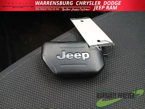 Used 2023 Jeep Wrangler Sport AWD/4WD image 31
