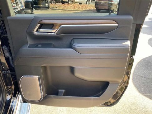 Used 2024 Chevrolet Silverado 3500 High Country w/ Technology Package image 34