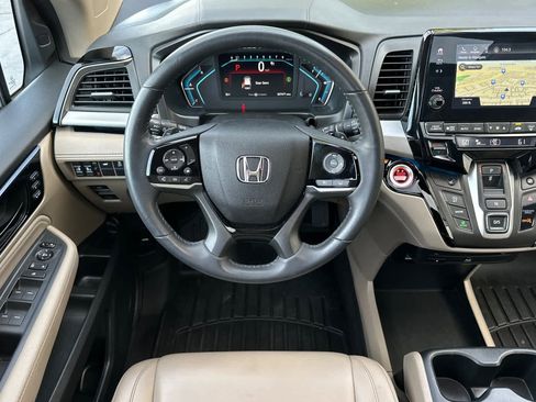 Used 2023 Honda Odyssey Touring image 14