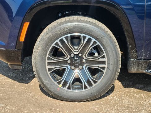 New 2026 Jeep Grand Wagoneer 2WD w/ Premium Group I image 7