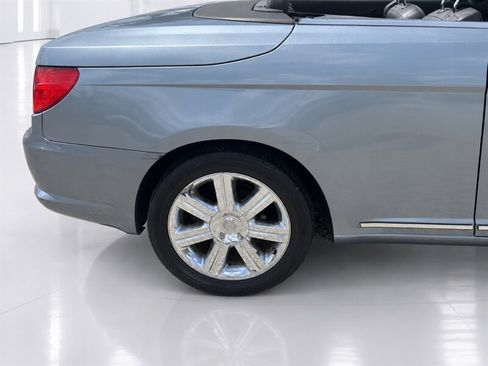 Used 2010 Chrysler Sebring Limited FWD image 20