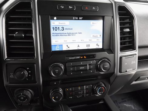 Used 2018 Ford F150 XLT w/ Equipment Group 302A Luxury image 17