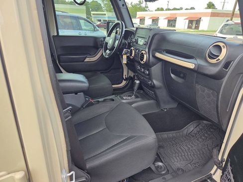 Used 2016 Jeep Wrangler Unlimited Sport w/ Quick Order Package 24S AWD/4WD image 11