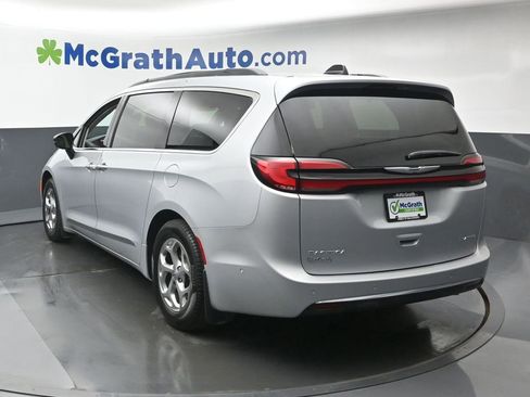 Used 2024 Chrysler Pacifica Limited image 27